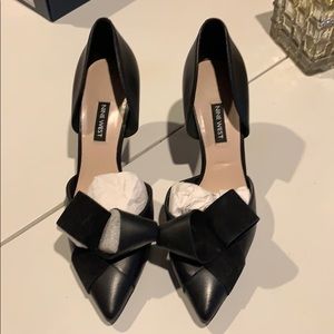 Brand new Nine West heels with bow